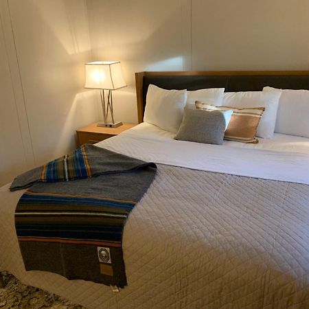 Loblolly Pines Adventure Cabin 4 King ยูเรกาสปริงส์ ภายนอก รูปภาพ